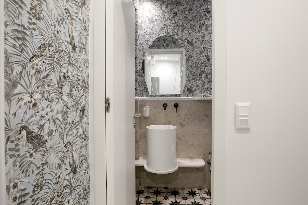 Elysia - 2-Br Apt & Balcony in Athens