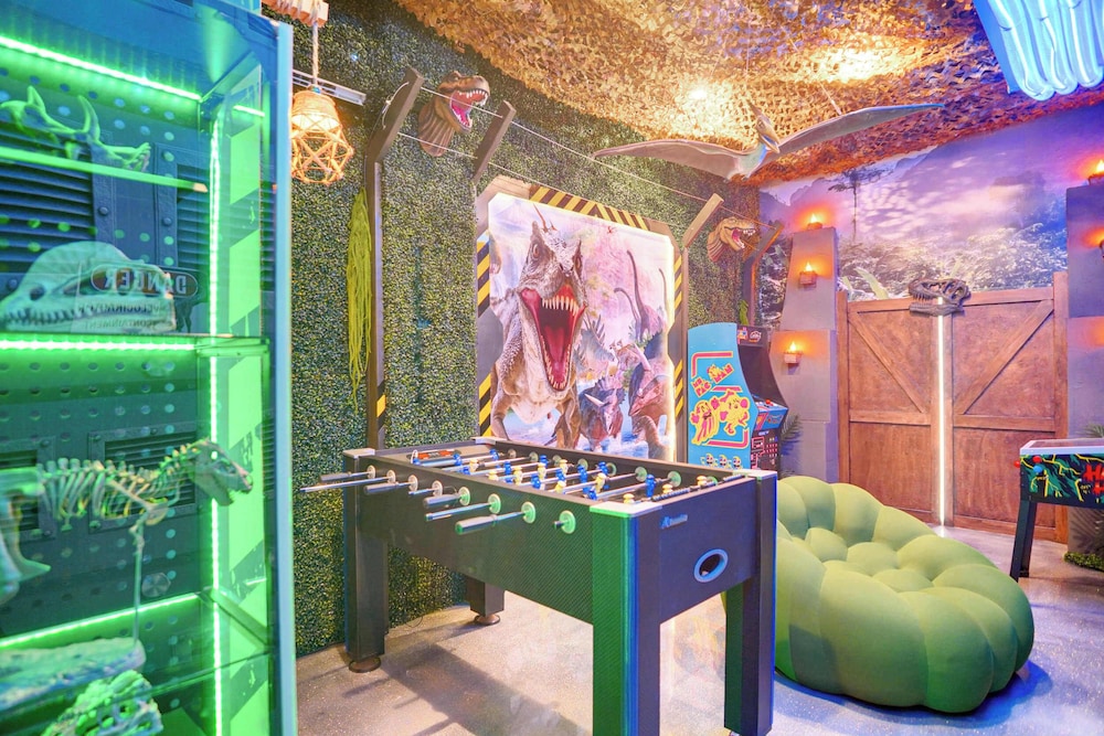 Luxury 7BR Villa, Pool, Spa & Game Room