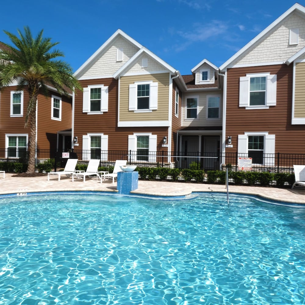 5 BR 6 BA Villa 5min Disneyworld Hot Tub BBQ