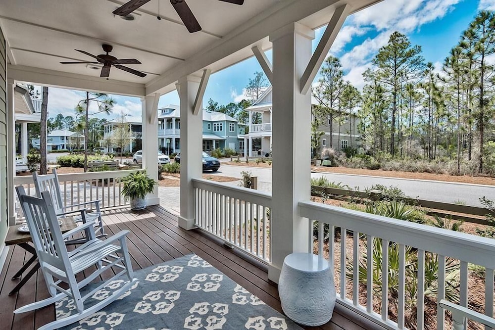 Endless Grace 4 Bedroom Holiday Home by Five Star Properties