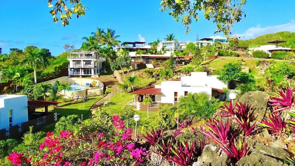 Hotel Las Galeras Village - Image 1