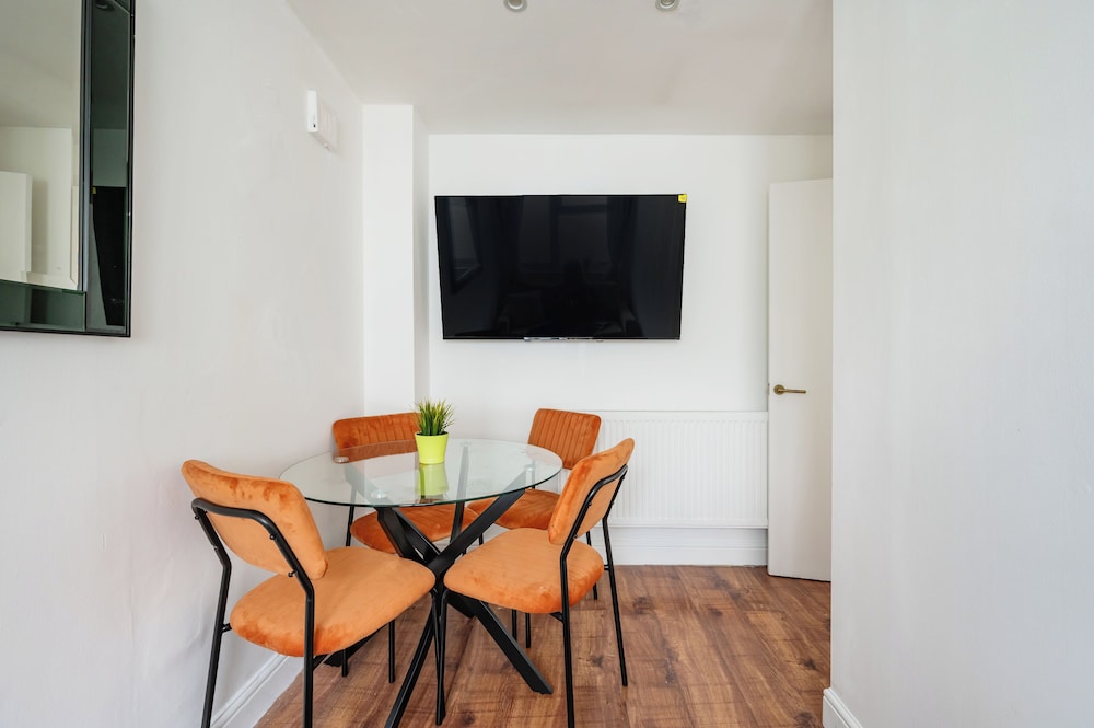 2 Bedroom flat in Putney by the river