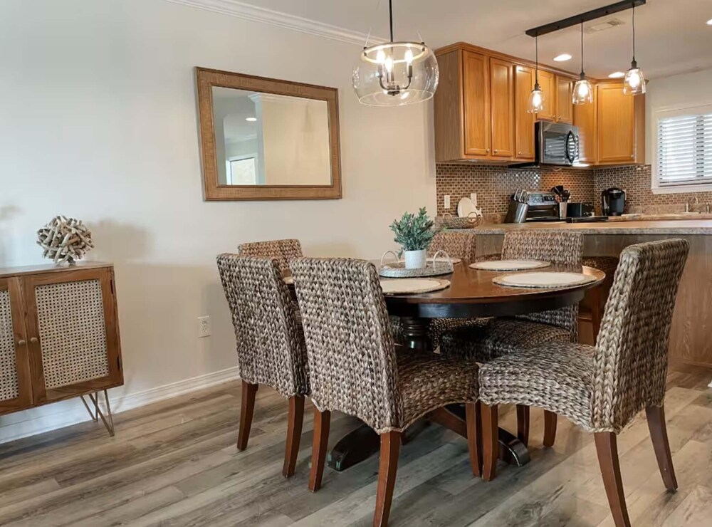 Sunset Harbor Palms 2-210 - Bayside Retreat