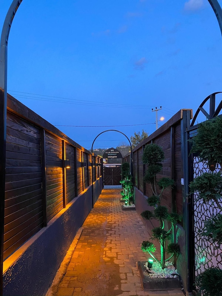 CLUB ARMADA BUNGALOV