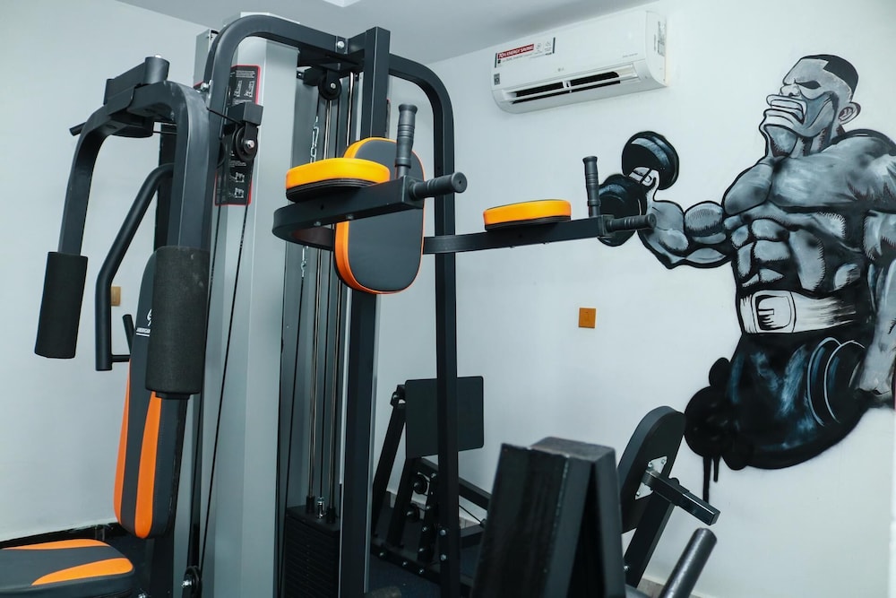 Luxury Hotel Deluxe Room - Sleeps 2 - Gym - Pool