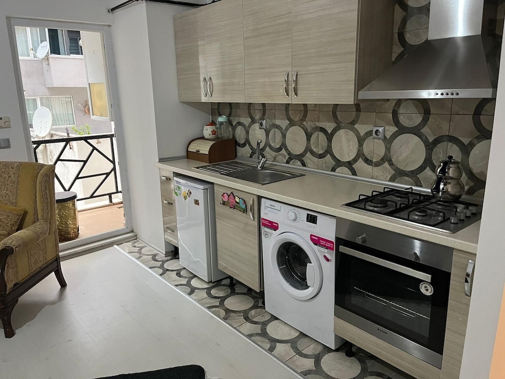 Cozy Flat w Balcony 5 min to Beach in Canakkale view 4