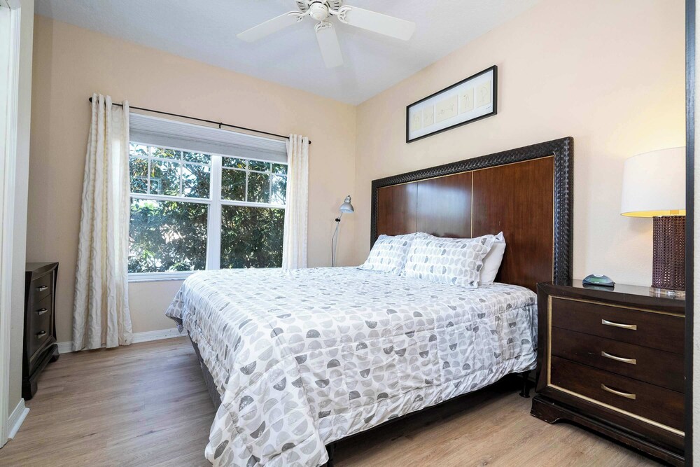 Family Villa w Pool Spa Game Room Near Disney