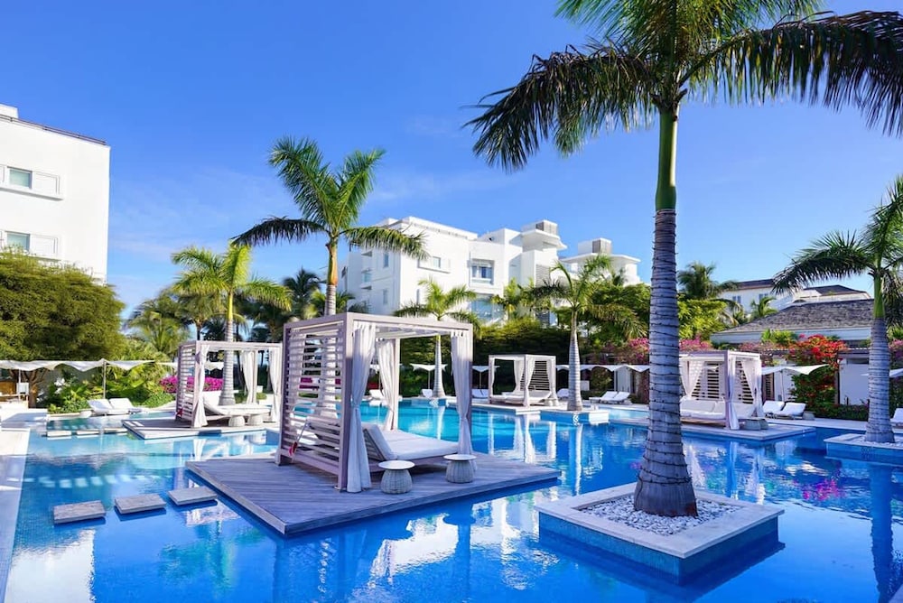 Oceanfront Penthouse Hot Tub Daily Cabana