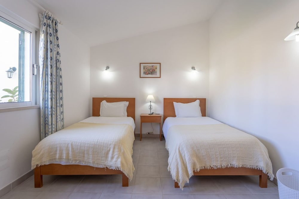 7 Club Atl Ntico Fabulous Five Bedroom Villa WI