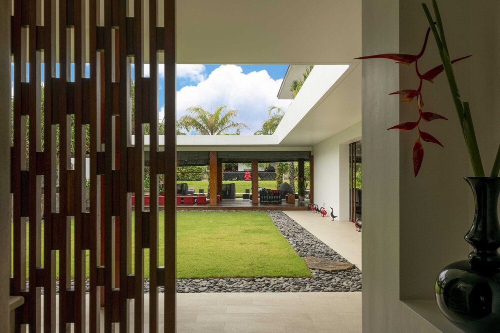 SuperNova Private Boutique Retreat Villa