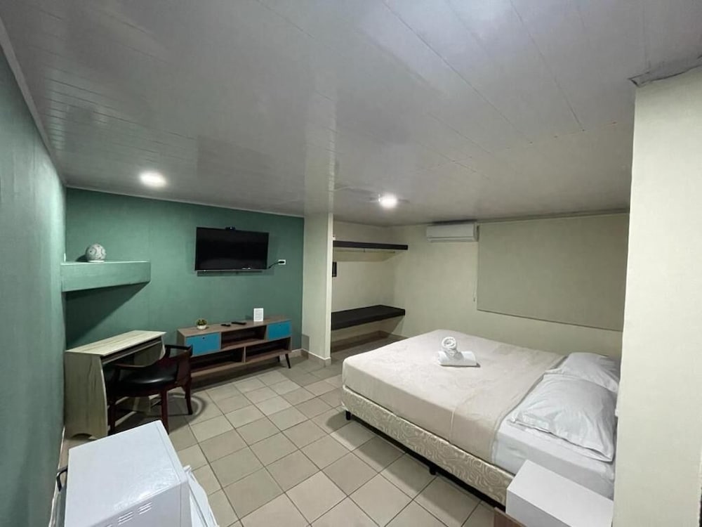 HOSTAL EL PRADO