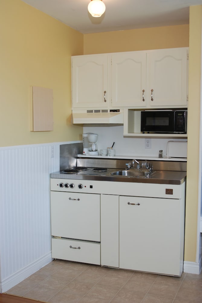 Shining Waters Cottages