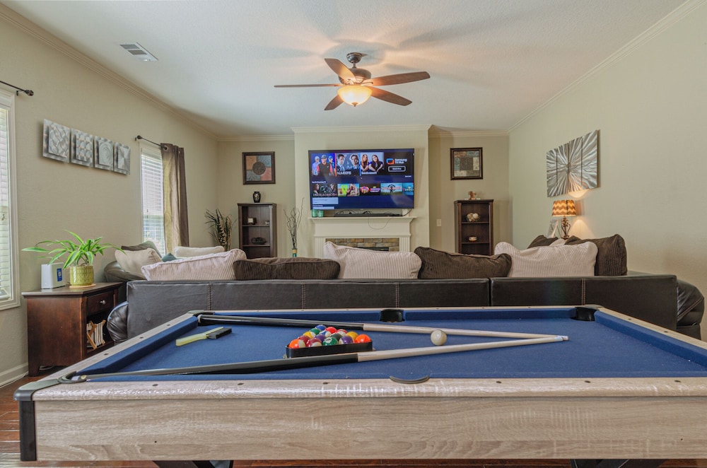 Serene Family Hideaway 4Br w Pool Table