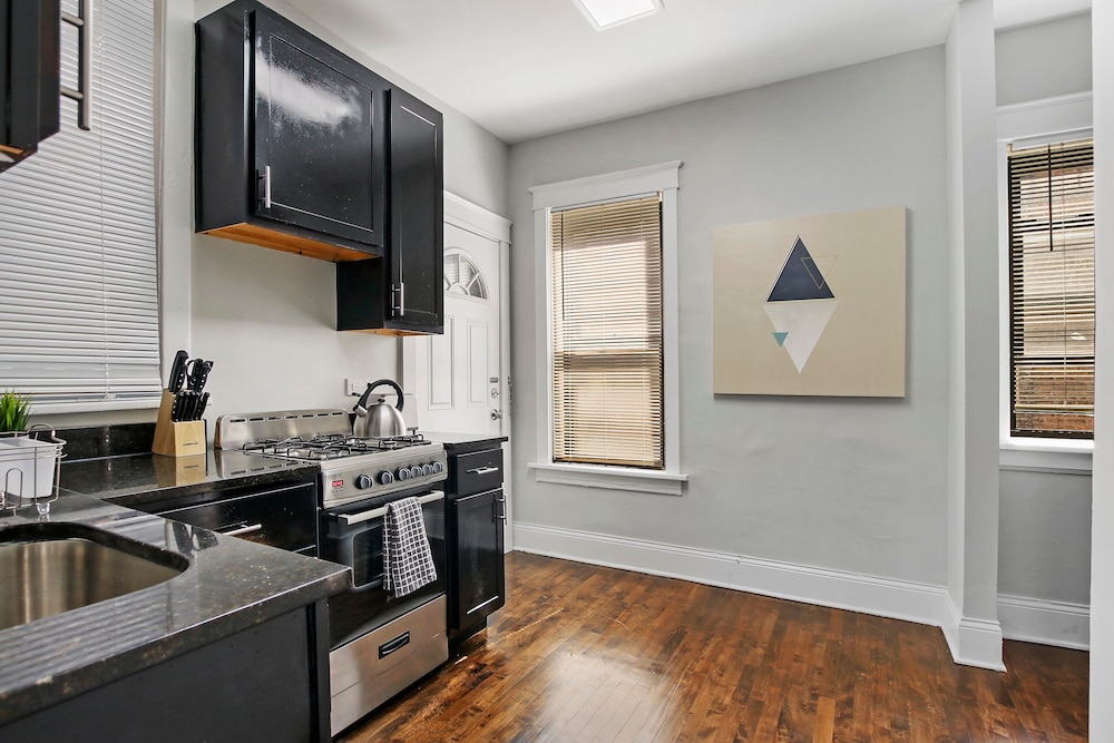 Stylish 2BR Apt - Sunnyside 05-2F