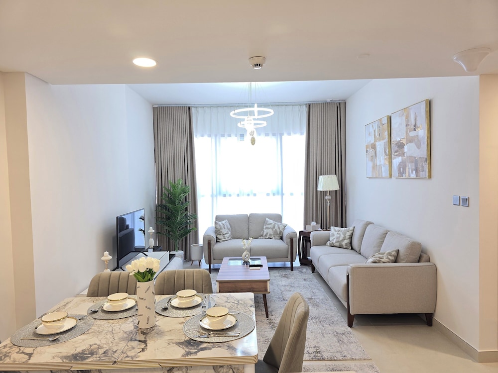 LUXURY BOULEVARD 2BHK