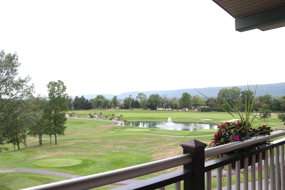 The Lodge at Woodstone Country Club