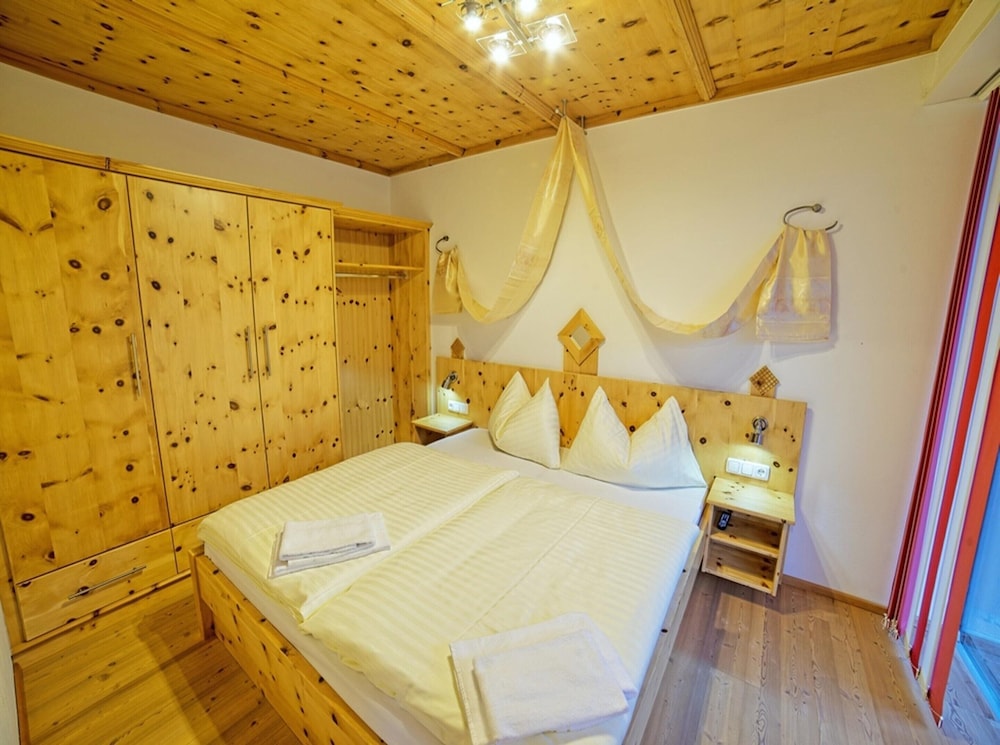 Holiday Home in Konigsleiten With Swimming Pool