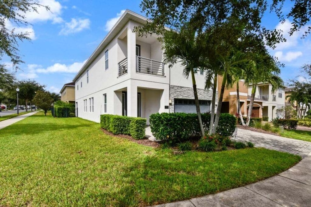 Elegant 8br Retreat W/ Private Pool, Spa & Family-friendly Comfort 8 Bedroom Villa