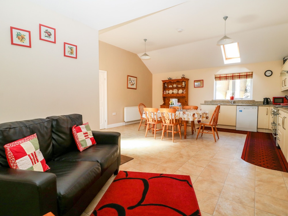 2 Pines Farm Cottages