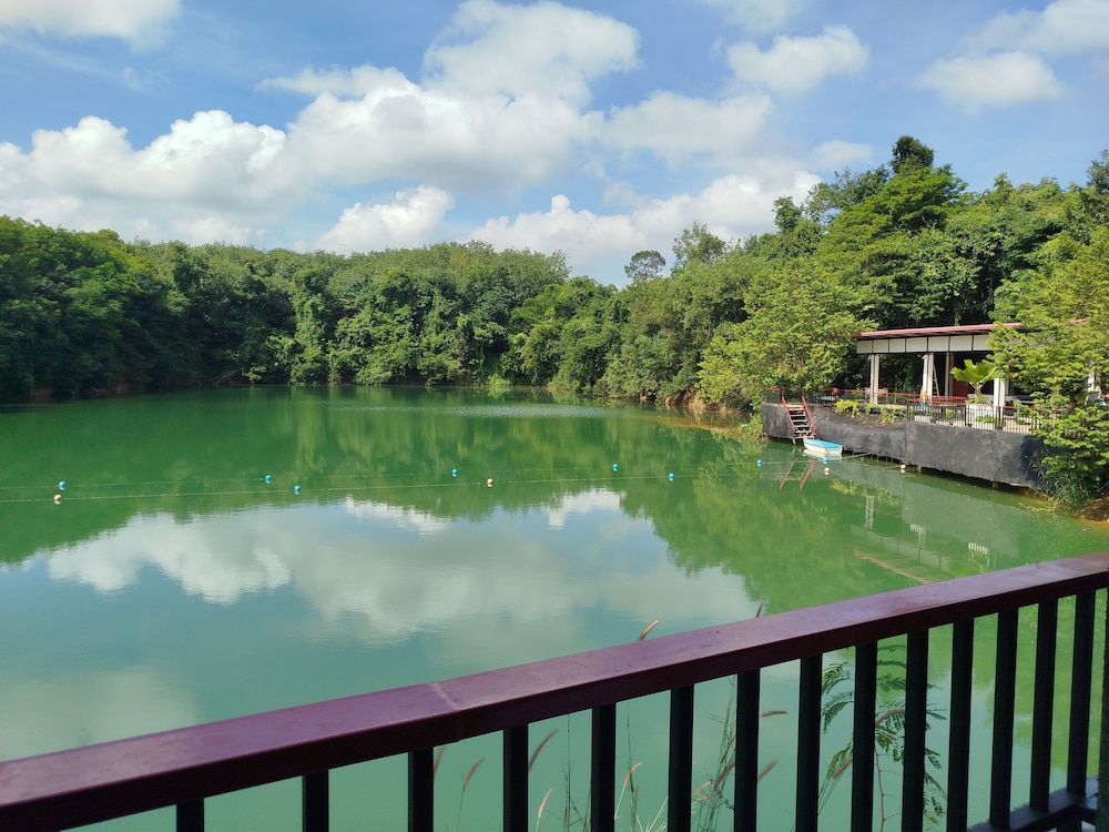 Lake View Resort