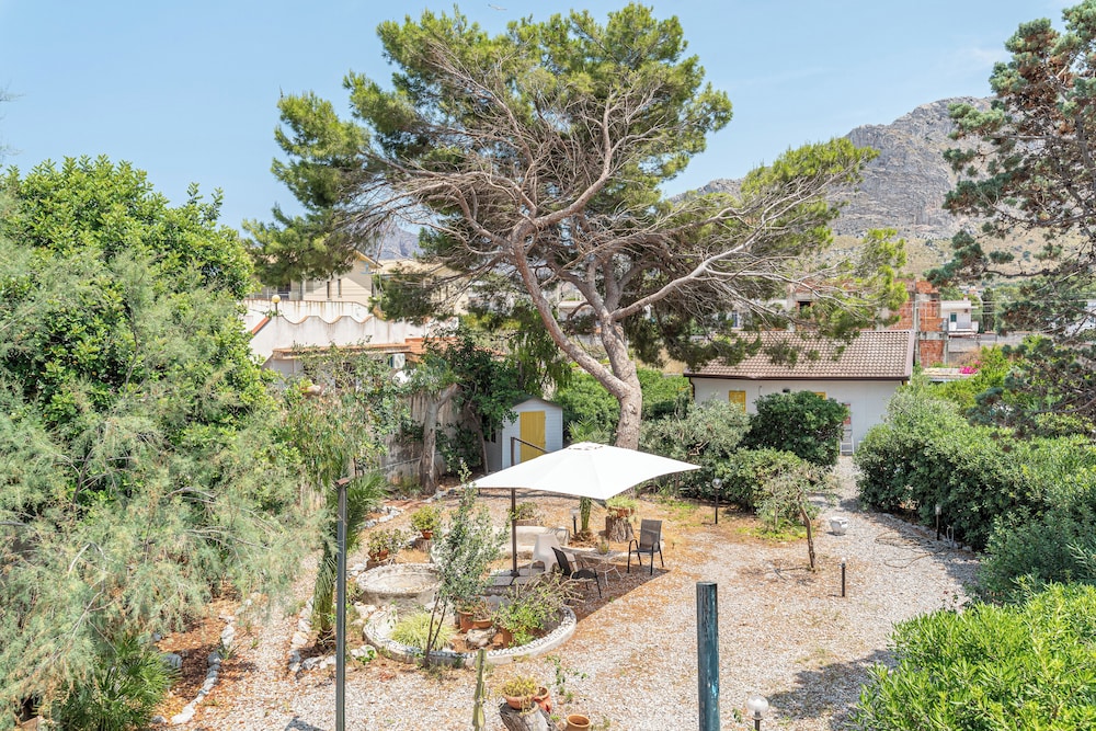 Isola delle Femmine Apartments by Wonderful Italy