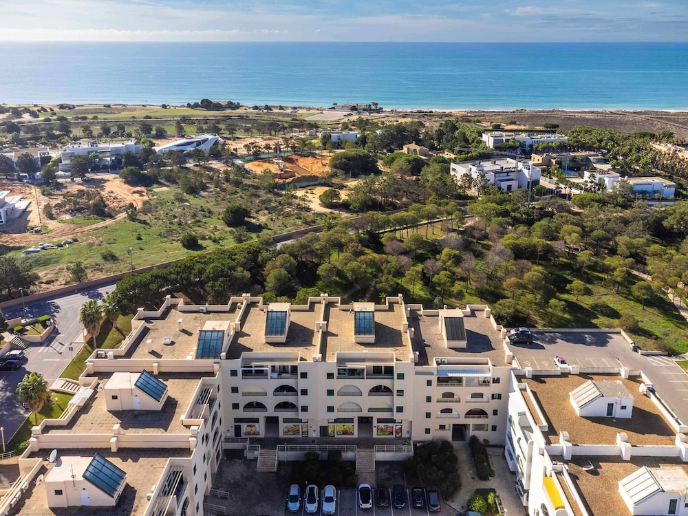 Salgados 1 Bedroom Apartment - 500m da Praia