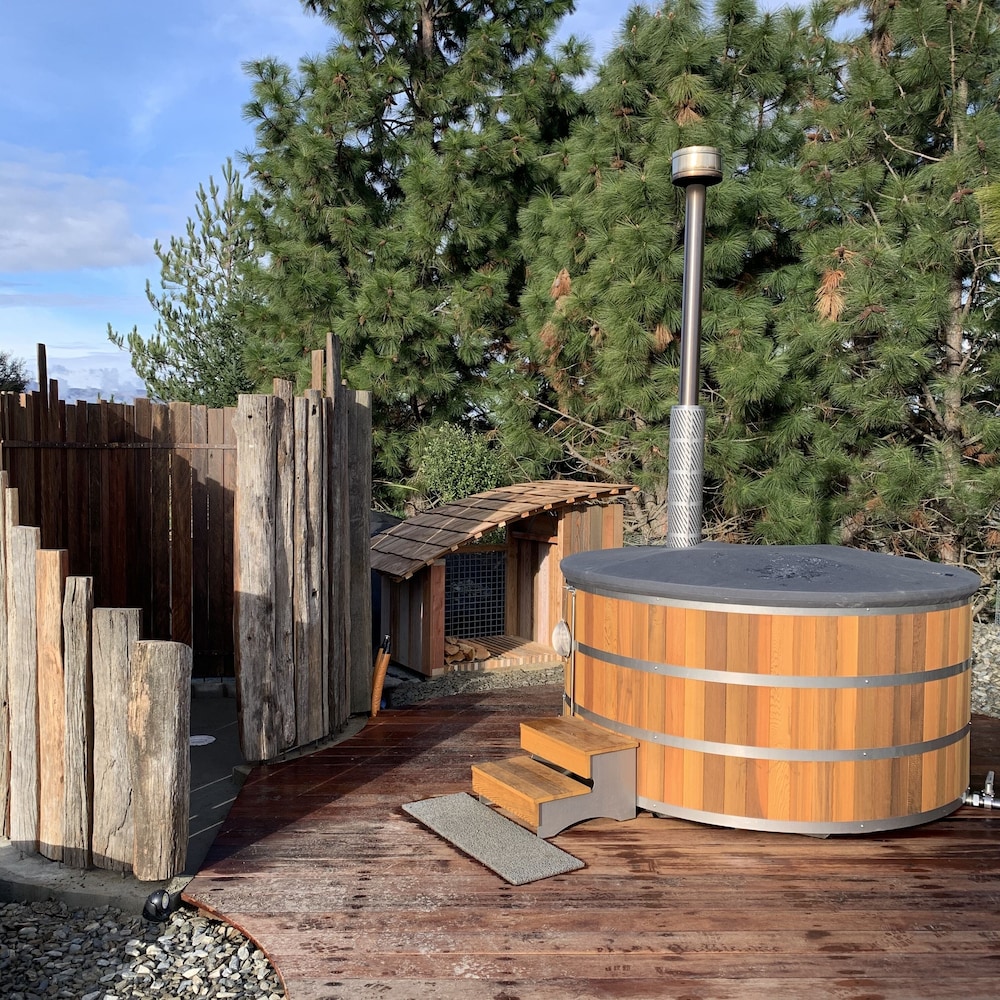 Oasis Yurt Lodge