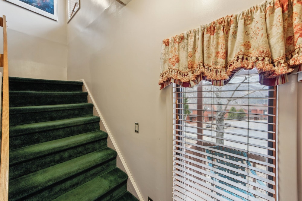 Twister's Little Sister 68a-i - Cozy Retreat 1 Bedroom Townhouse by The Summit at Gore Mountain