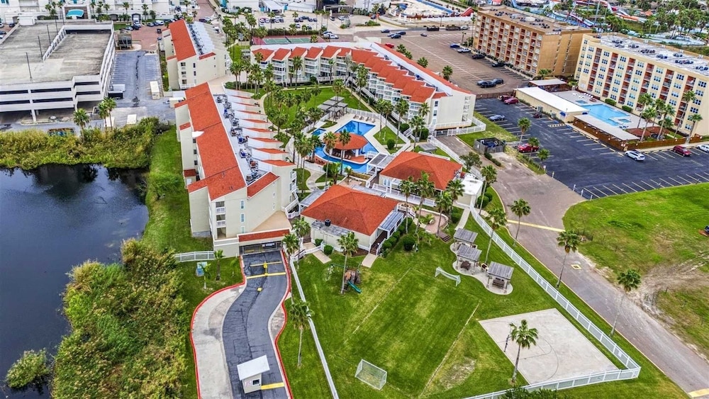 Gulfpoint 3209 3 Bedroom Condo by RedAwning view 5