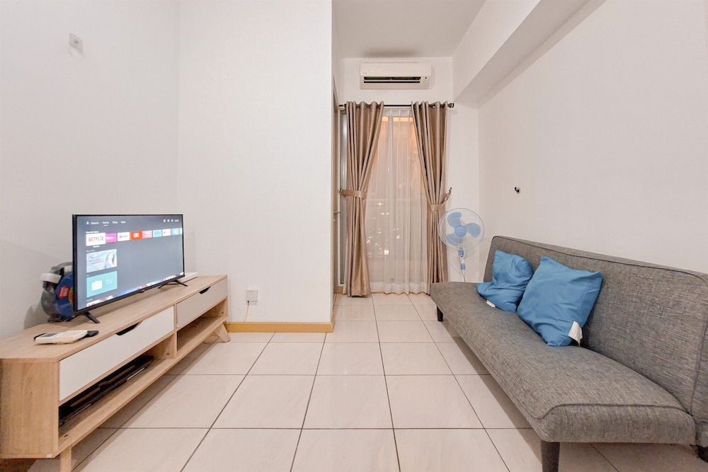 Nice And Homey 2Br Apartment M-Town Residence