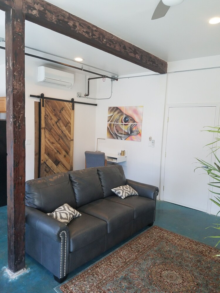 House of Trestles - Hostel