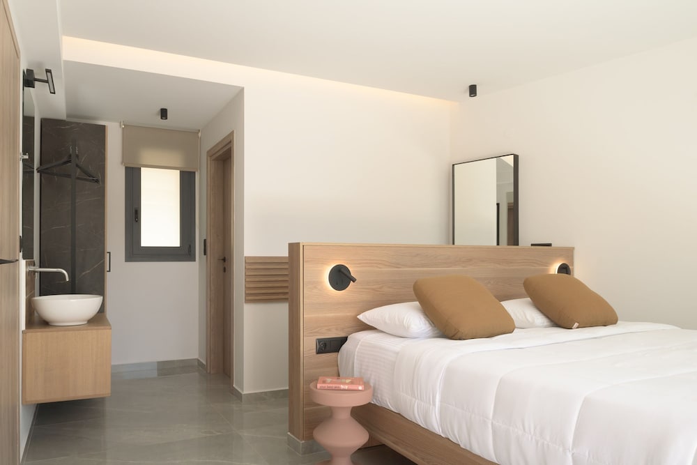 Luxurious Villa Dias With Tennis Court by Estia