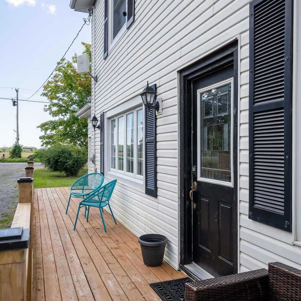 Welcome to Golden Field Farmhouse - Image 3