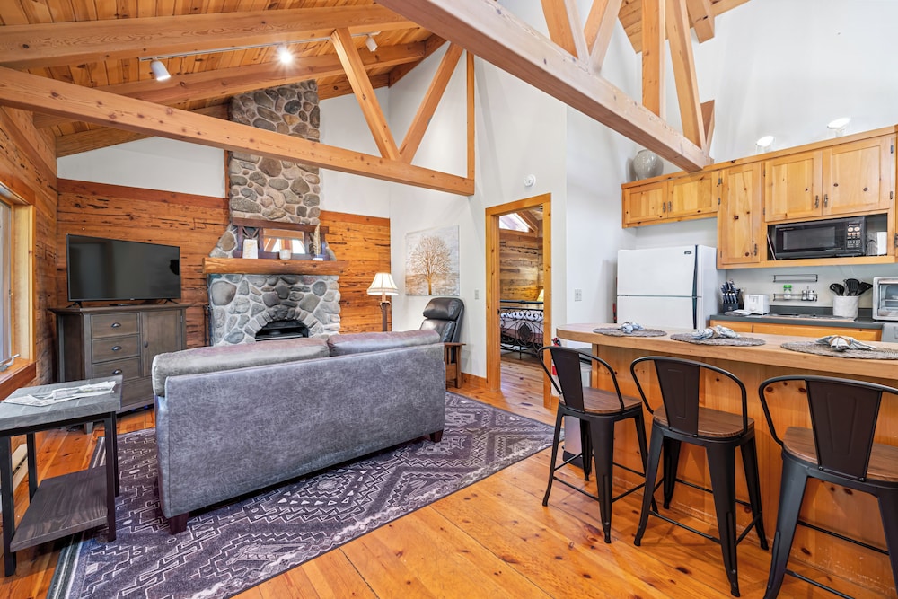 Gorgeous, Dog-friendly, Riverfront, 200-acre Ranch