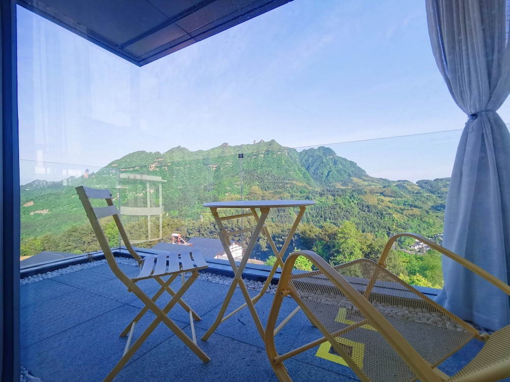 XMAN Sunrise Peaks Resort--Sky Mirror Infinity Pool