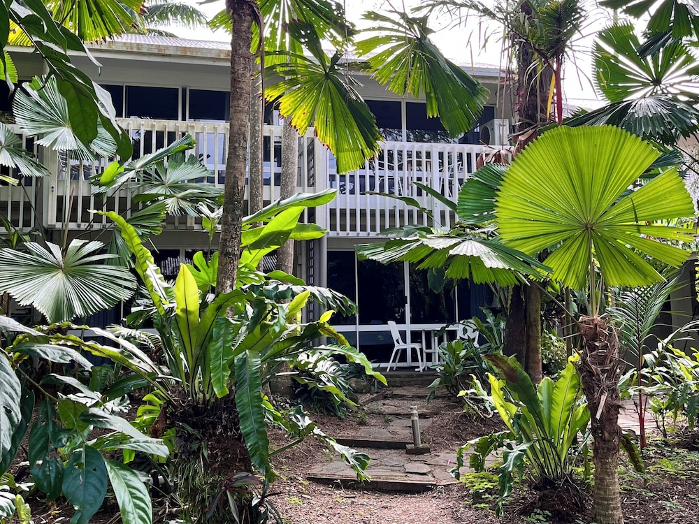Mission Beach Lodge