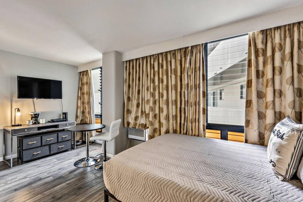 Inviting Waikiki Grand Hotel Room-1 Block to Beach