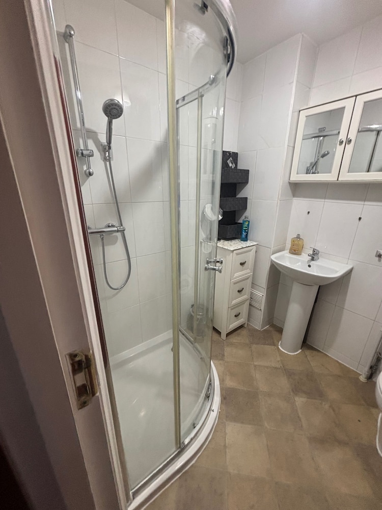 Stylish 1-bed Apartment- Sleeps 3 w/ Central Links