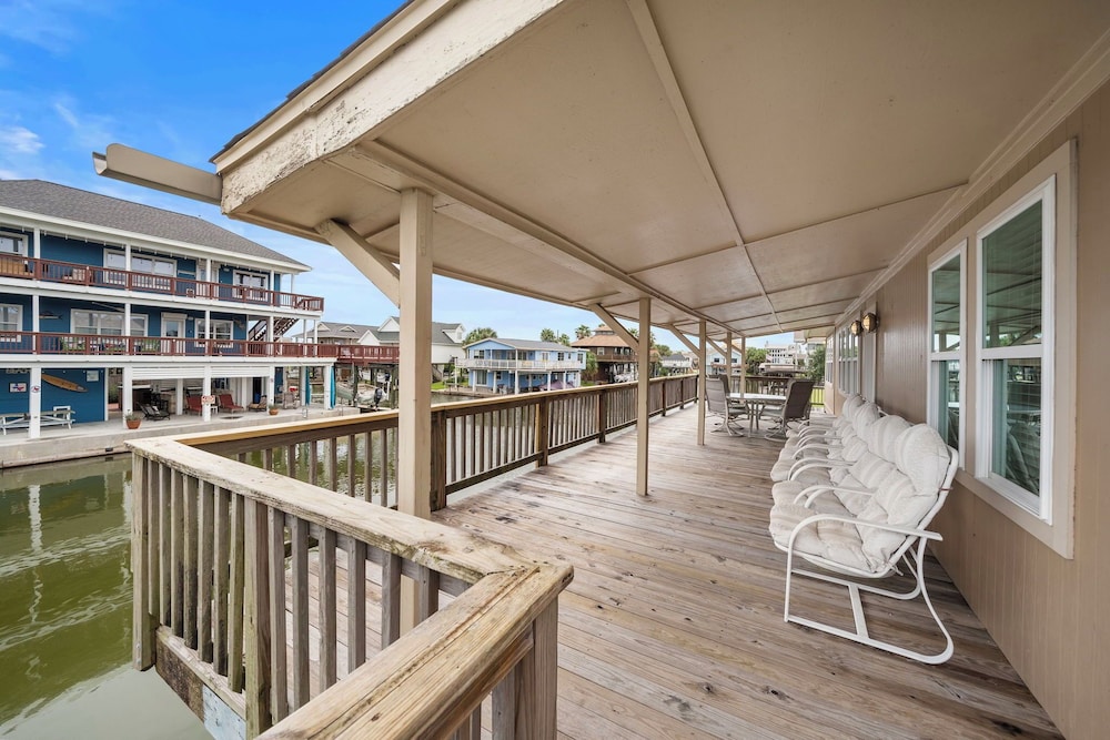 The Great Dane by Ryson Vacation Rentals