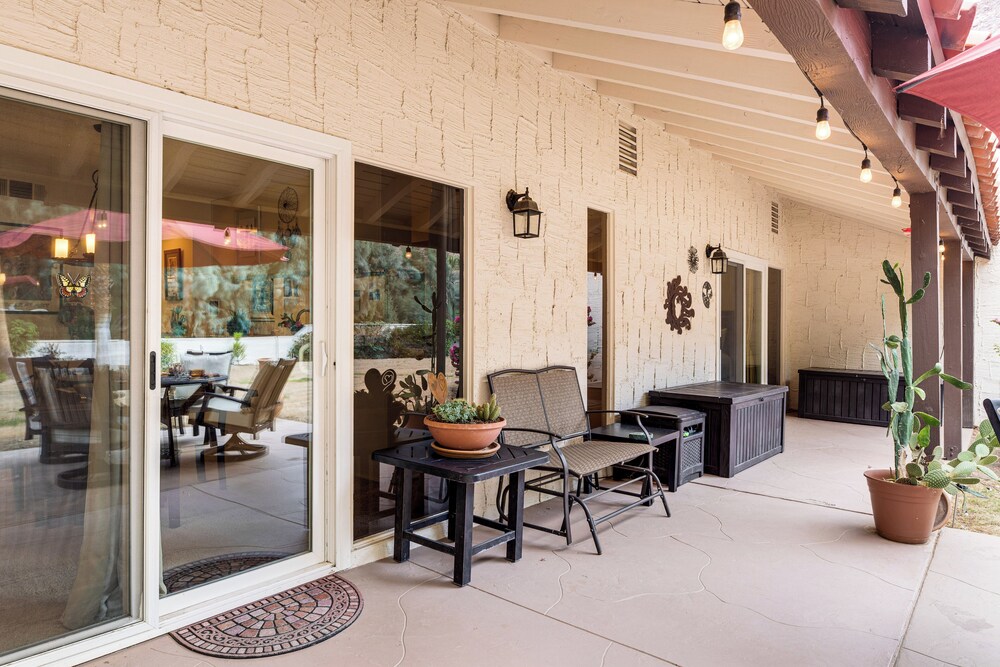 2 Mi to Galleta Meadows: Desert Golf Retreat!