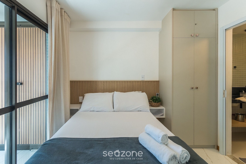 Apts 120 m From Barra Beach With Pool and gym in the Building - Esbs