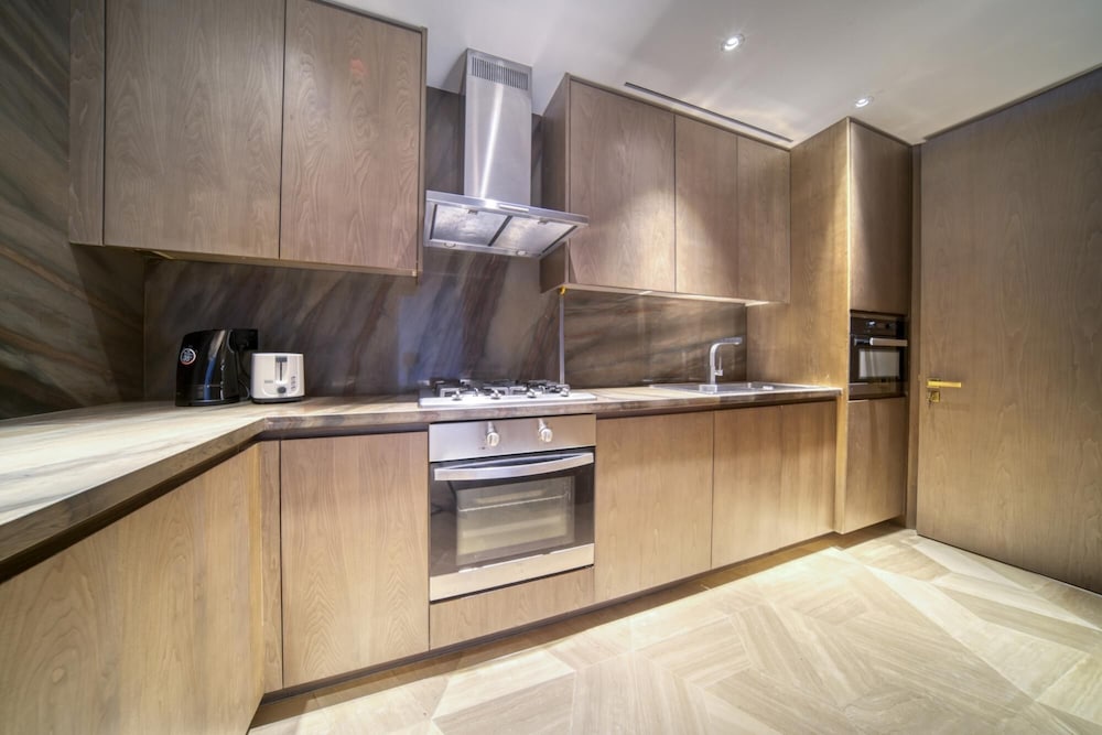Modern Sea View Apt at the Five Palm Jumeirah