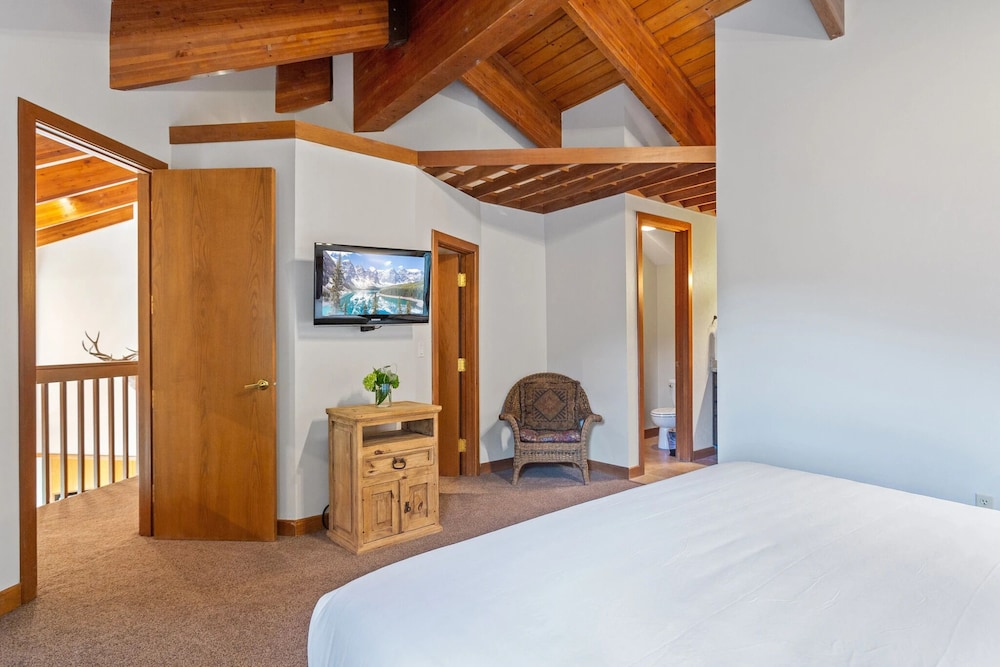 Pinnacle at Deer Valley Resort - Four Bedroom Condo with Hot Tub #1470 4 Condo