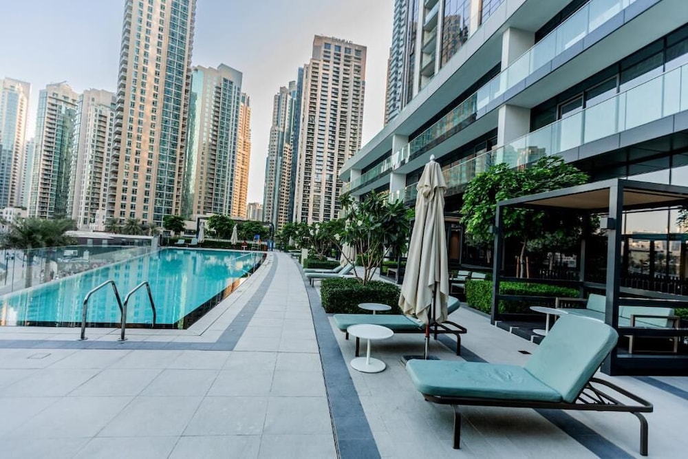 Roomszy Grande Residences Downtown Dubai