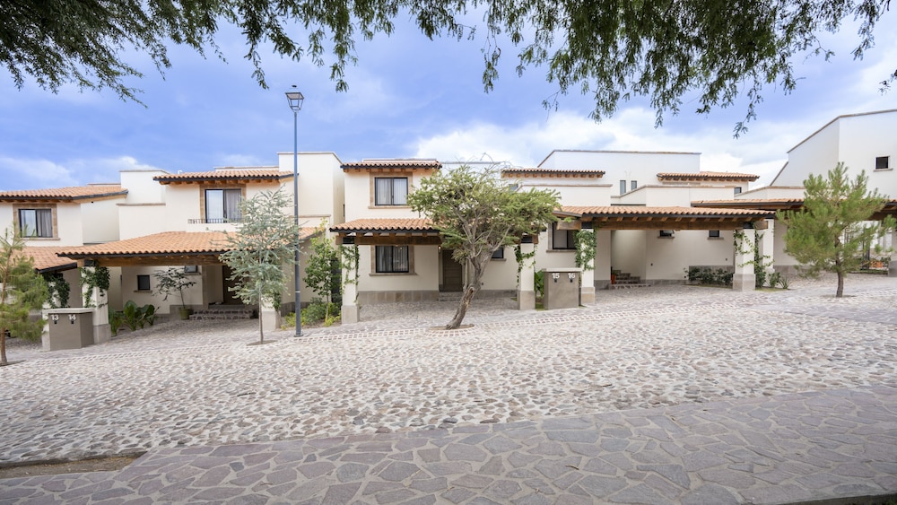 Enjoy SMA Nestled in Nueva Escondida view 5
