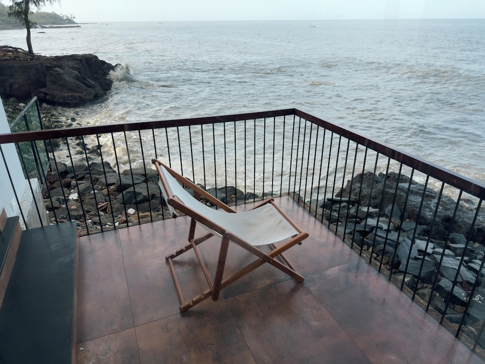 Tentgram Coastline