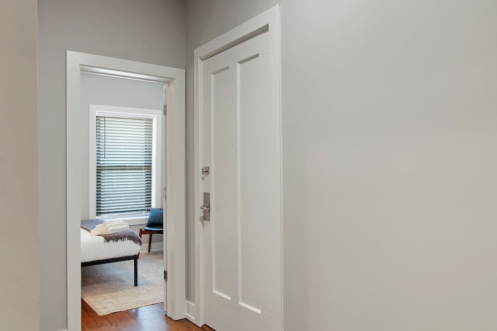 3BR Well-Furnished Apt - Kedzie 3F