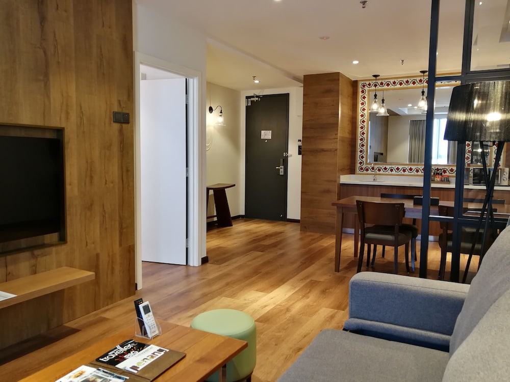 The Granite Luxury Hotel Penang 84