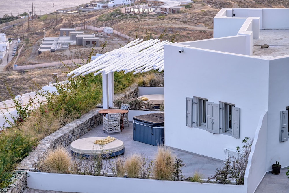 Aloft Suites Mykonos Island