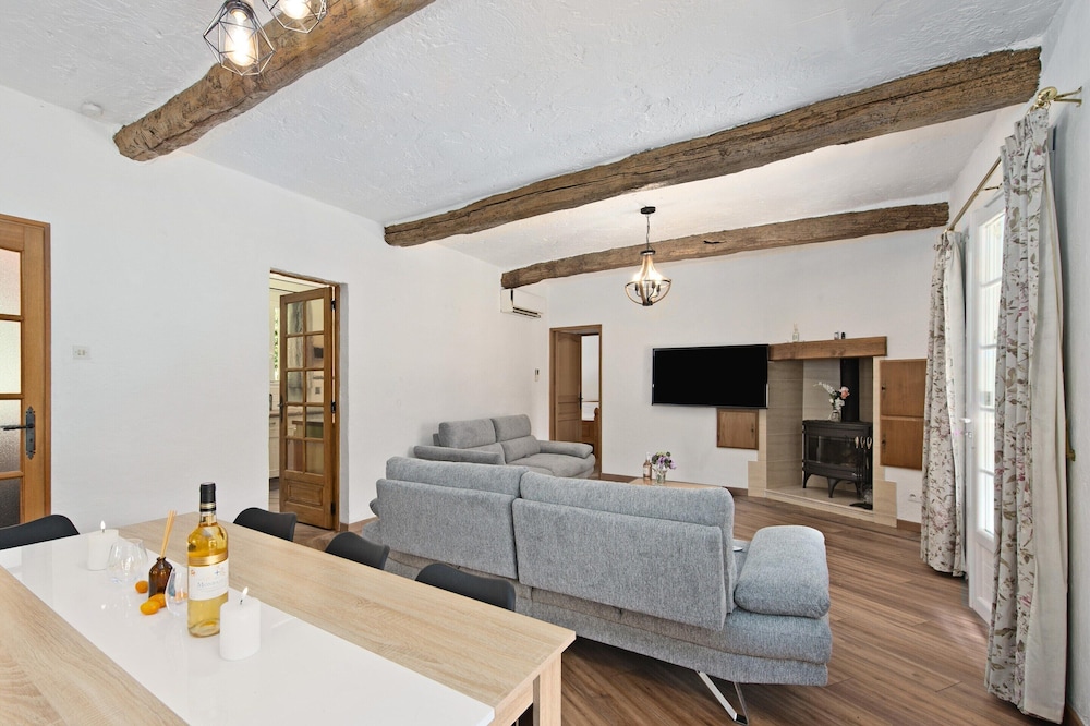 Villa in Flayosc With Private Pool